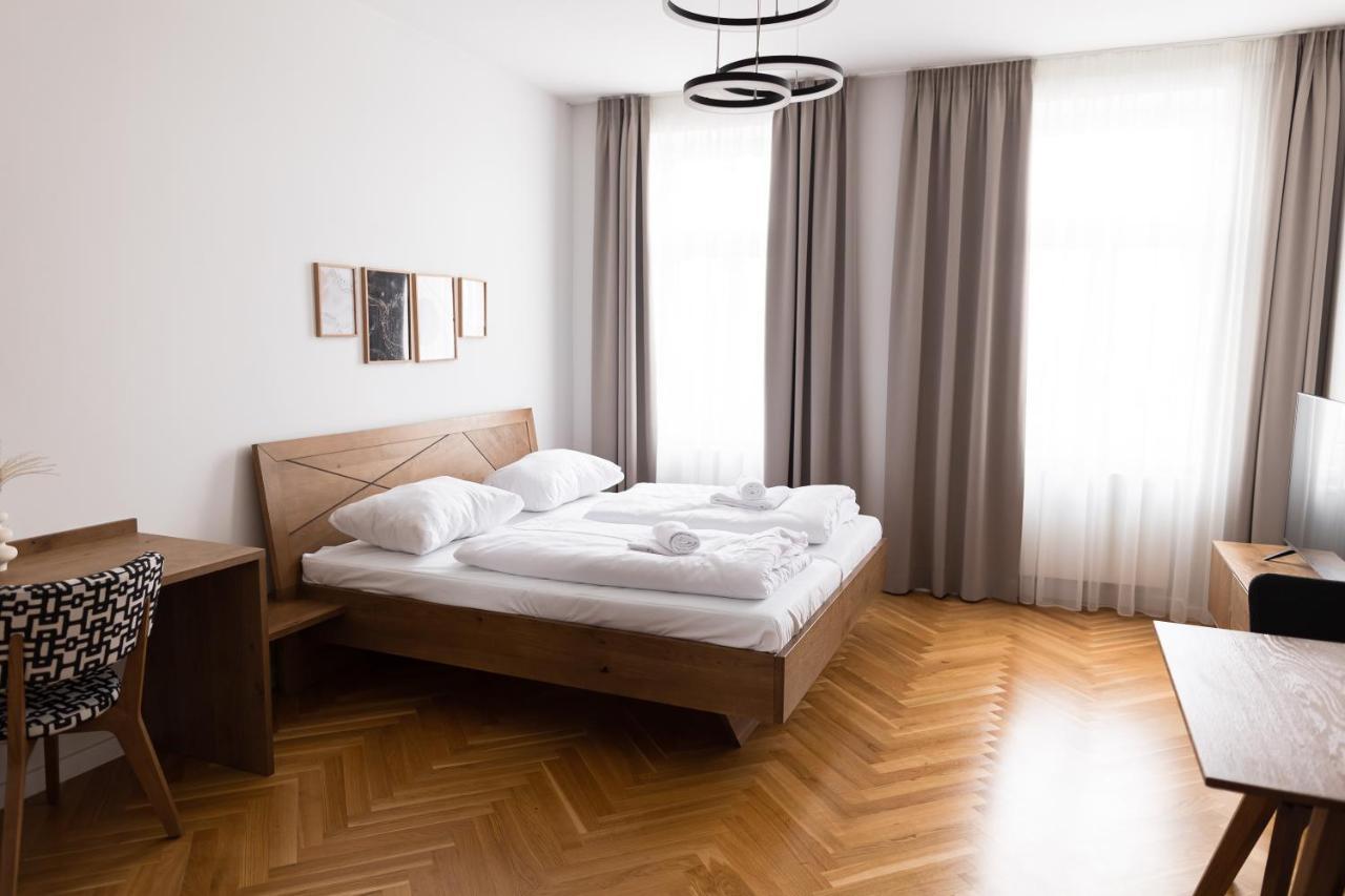 Nadland Wehlistrasse * Wien